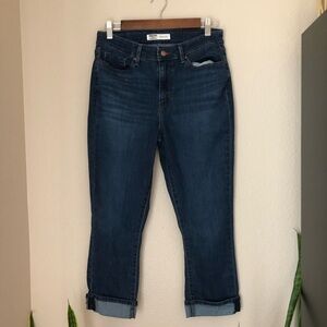 Levi Strauss Signature Women’s Mid-Rise Slim Fit Capris Size 8 (29 Inch Waist)